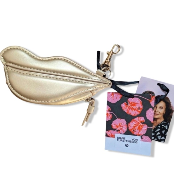 DVF x Target SOLD OUT Limited Edition | The Lips Coin Pouch | Gold - Picture 3 of 6
